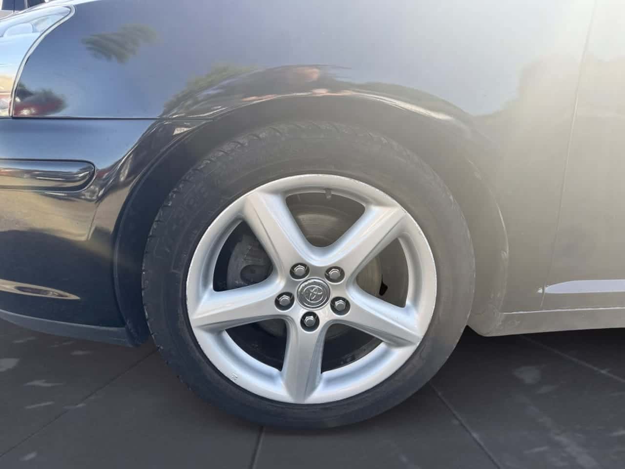 Toyota Avensis 2.2 D4D Executive Wagon — foto 9 de 18