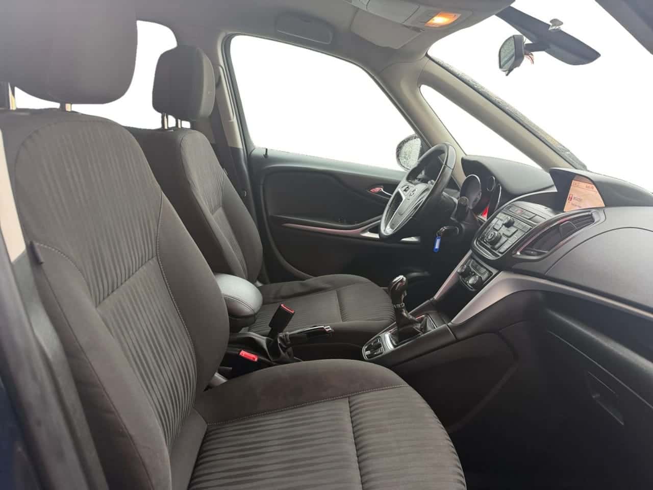 Opel Zafira Tourer 2.0 CDTi 130 CV SS Ecoflex Excellence — foto 14 de 19
