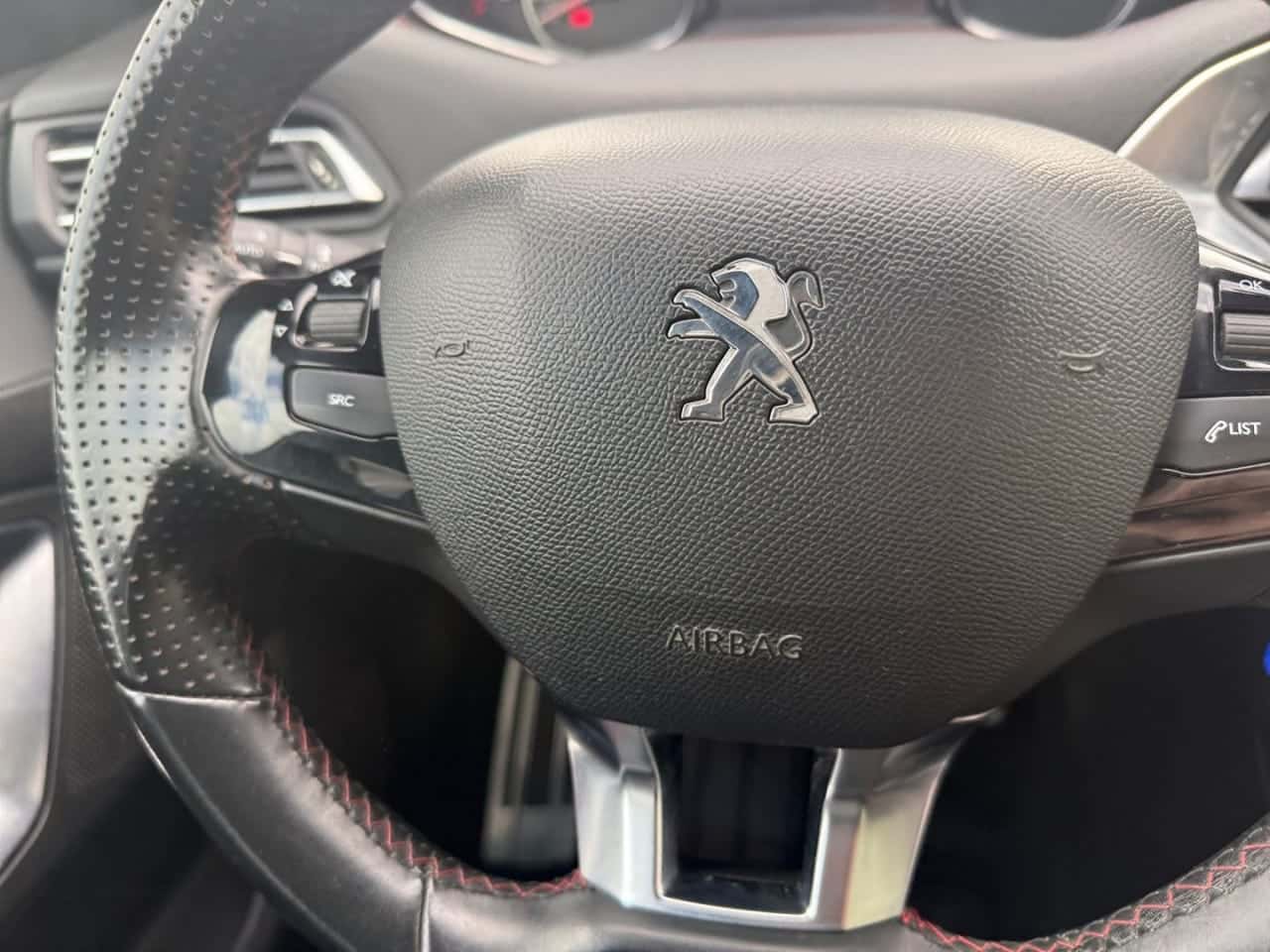 Peugeot 308 SW GT Line 2.0 BlueHDi 110 kW 150 CV — foto 22 de 24
