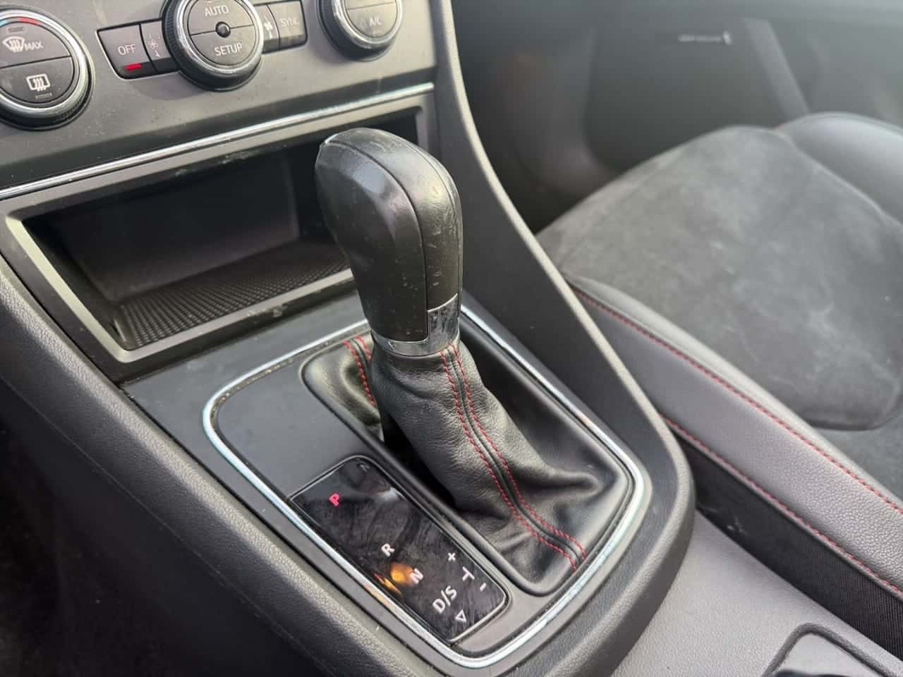 SEAT León ST 2.0 TDI 184 CV DSG6 StSp FR — foto 11 de 23