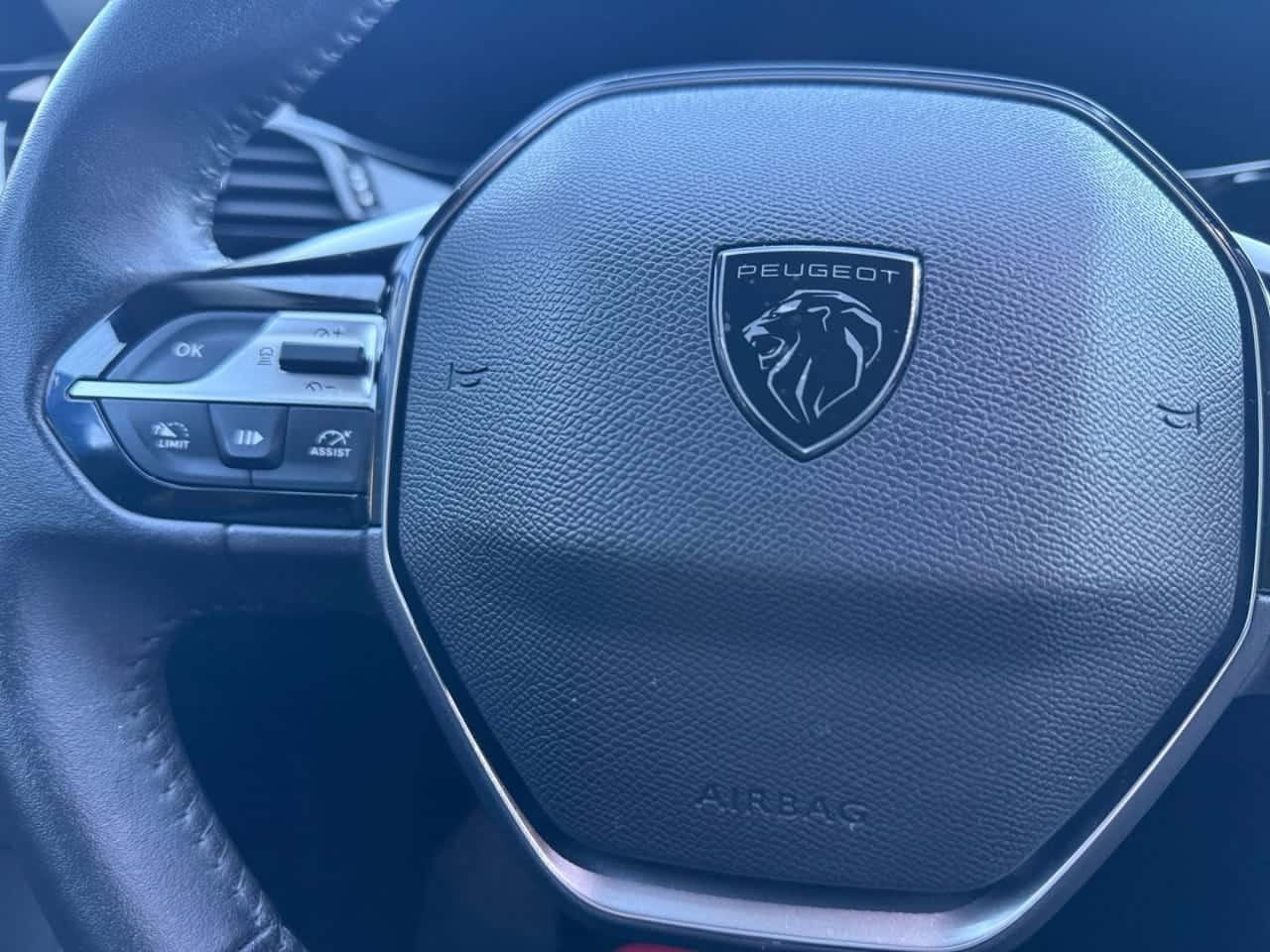 Peugeot 308 SW Allure BlueHDi 130 SS EAT8 — foto 22 de 24