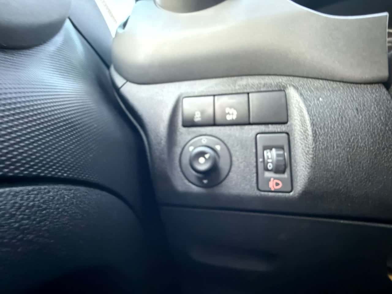 Peugeot Partner Tepee Active 1.6 BlueHDi 73 kW 100 CV — foto 21 de 23