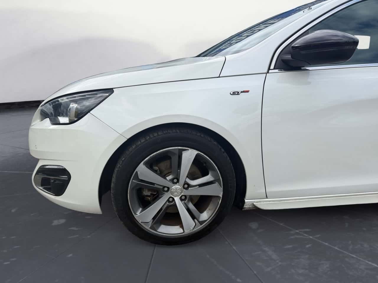 Peugeot 308 SW GT Line 2.0 BlueHDi 110 kW 150 CV — foto 9 de 24