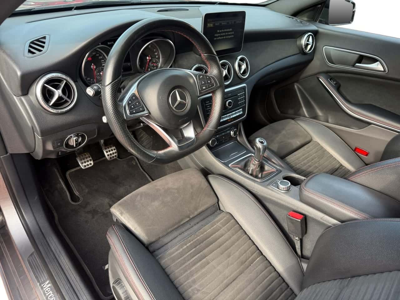 Mercedes-Benz Clase CLA CLA 180 Shooting Brake — foto 10 de 25