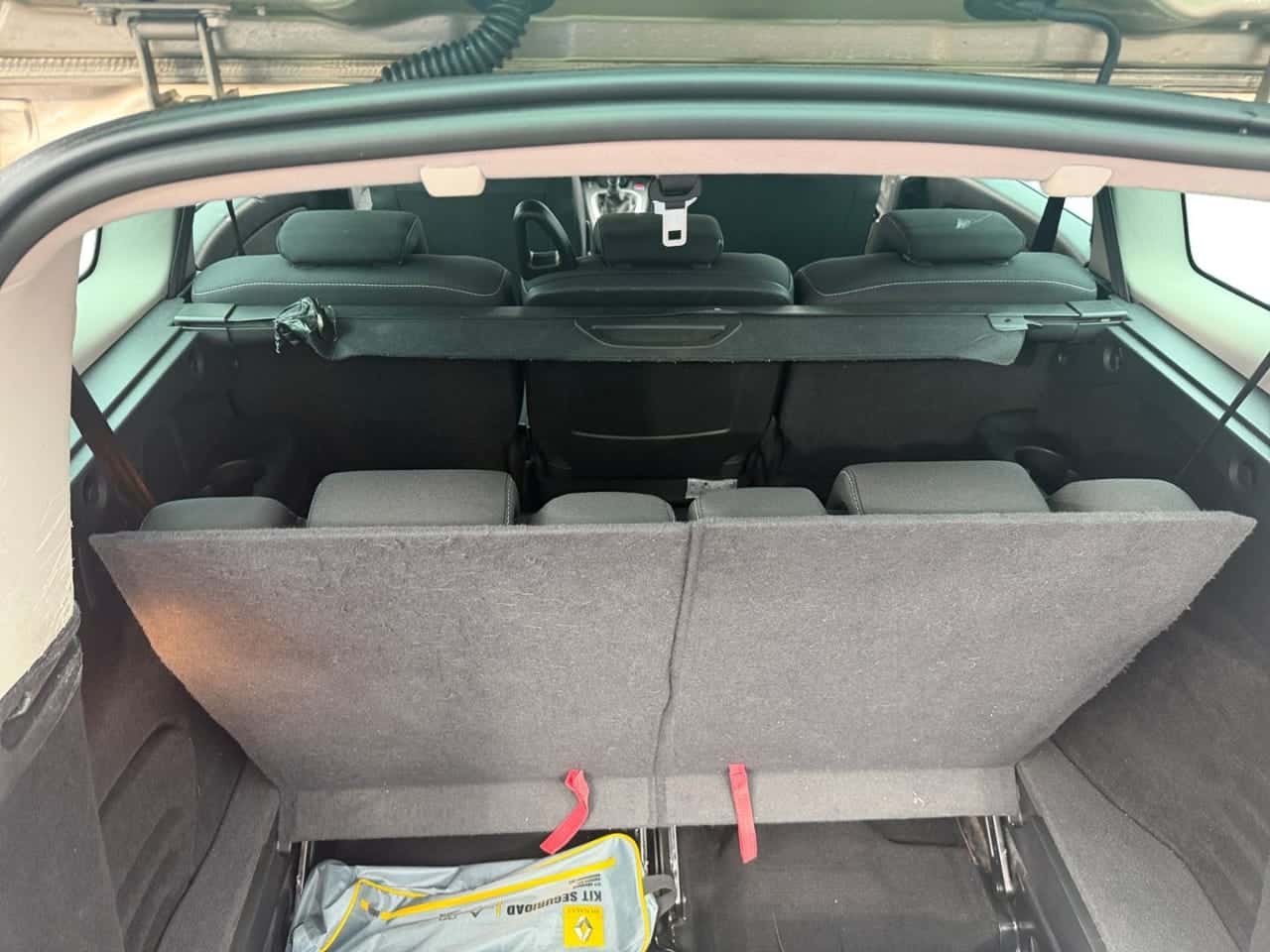 Renault Grand Scénic Dynamique dCi 110 EDC 7p — foto 19 de 24