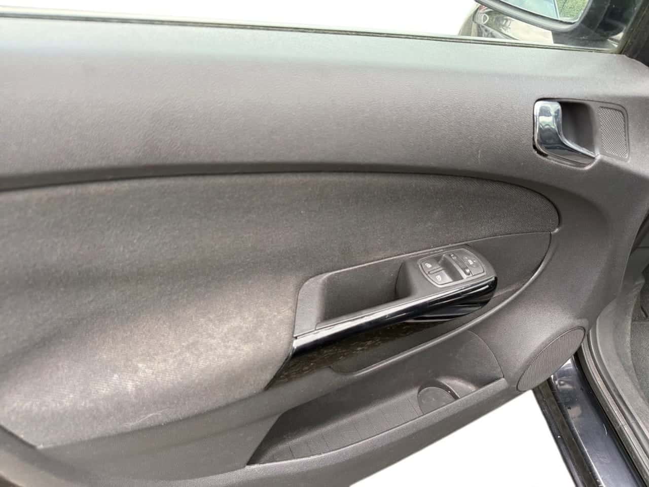 Opel Corsa Cosmo 1.2 — foto 11 de 22