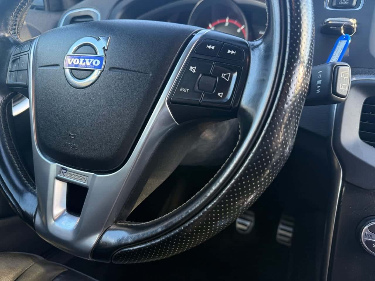 Volvo V40 1.6 D2 RDesign Momentum — foto 21 de 24