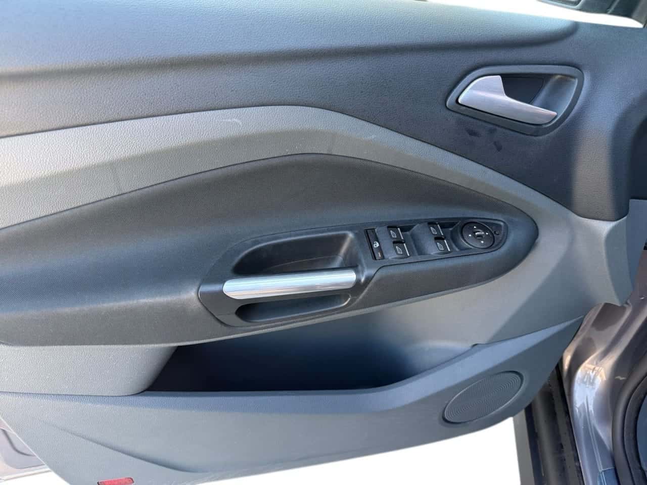 Ford C-Max 1.0 EcoBoost 125 Auto StartSt. Titanium — foto 11 de 18