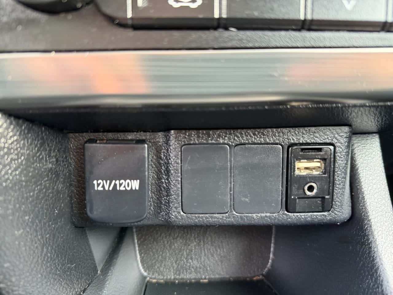 Toyota Auris 1.4 90D Business — foto 21 de 24