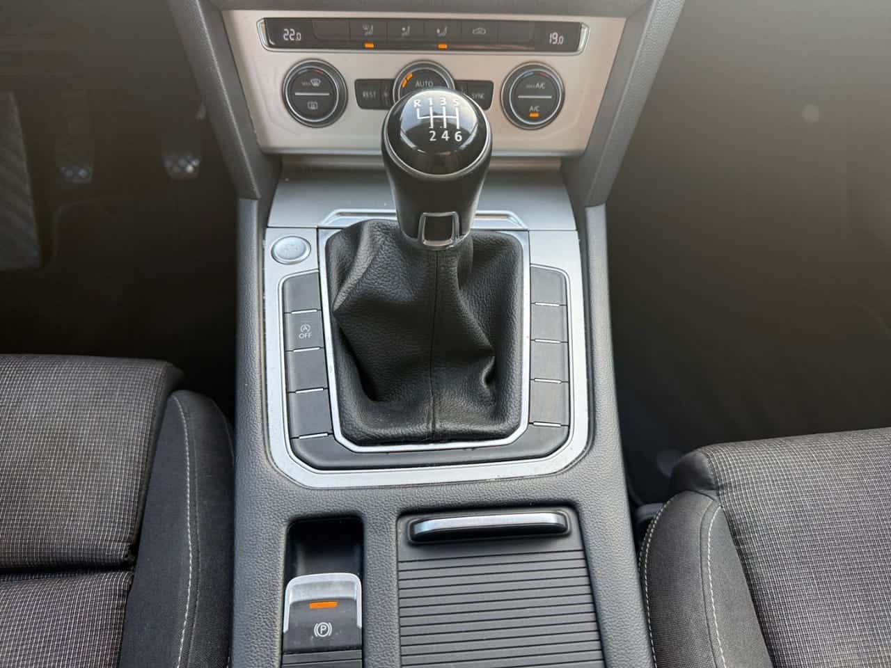Volkswagen Passat Advance 2.0 TDI 110 kW 150 CV Variant — foto 15 de 23