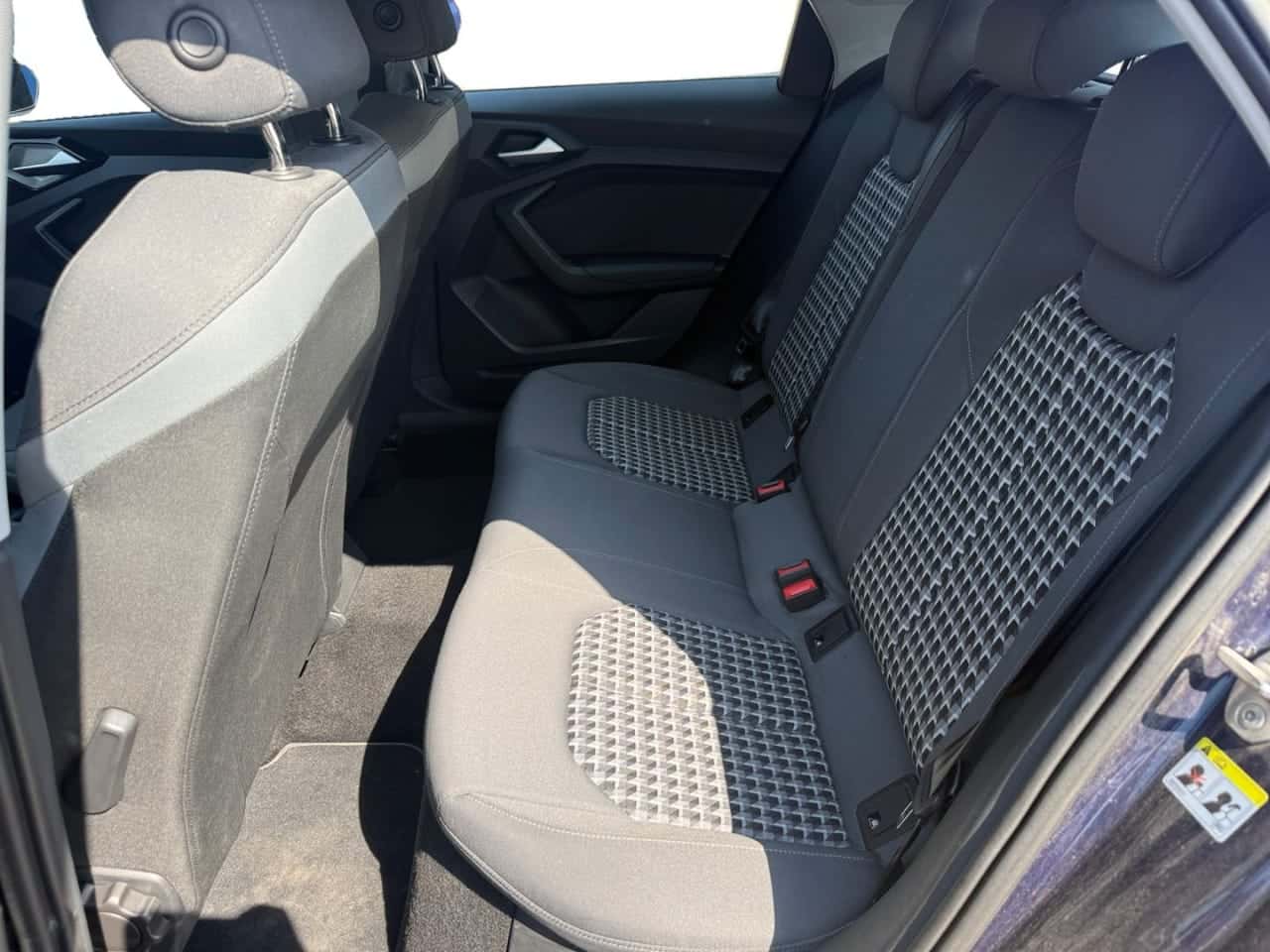 Audi A1 Sportback Adrenalin Black ed 30 TFSI 81 kW — foto 16 de 24