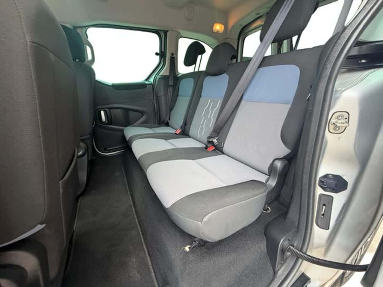 Peugeot Partner Tepee Outdoor 1.6 BlueHDi 100 — foto 16 de 20