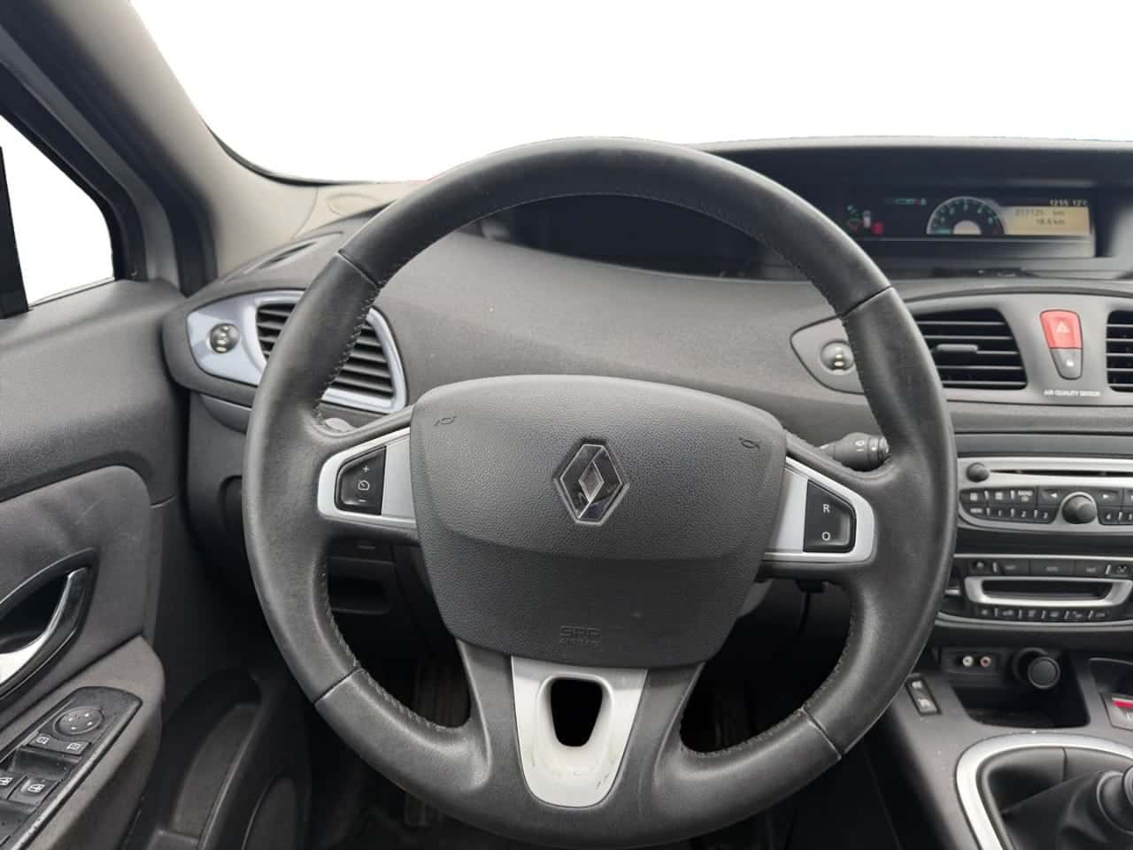 Renault Scénic Dynamique dCi 110 — foto 13 de 22