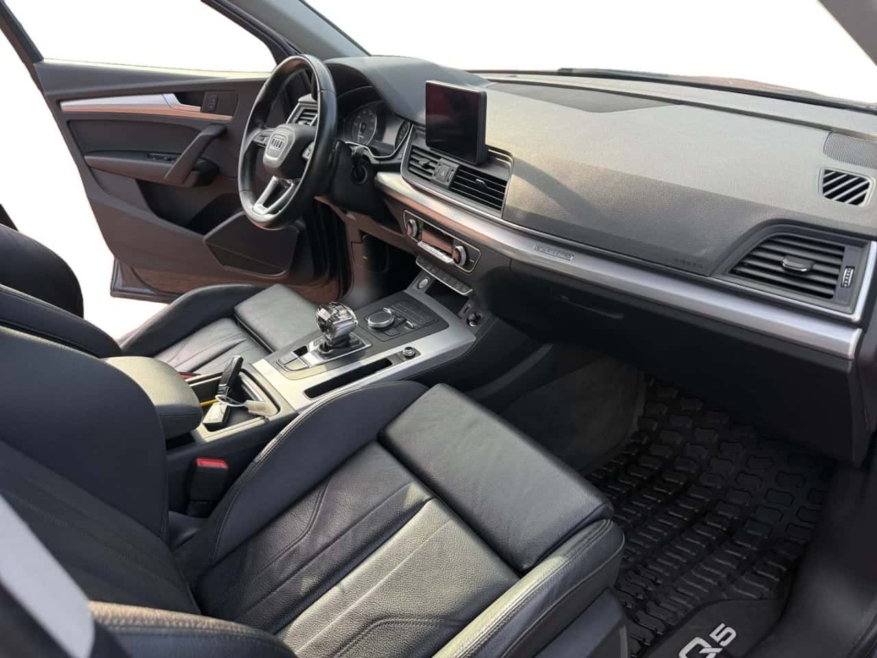 Audi Q5 Advanced 50 TFSI E quattroultra — foto 14 de 23