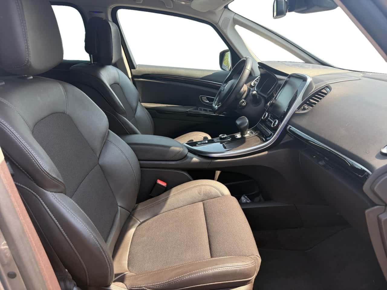Renault Espace Initiale Paris Energy dCi 118 kW Tt EDC — foto 19 de 25