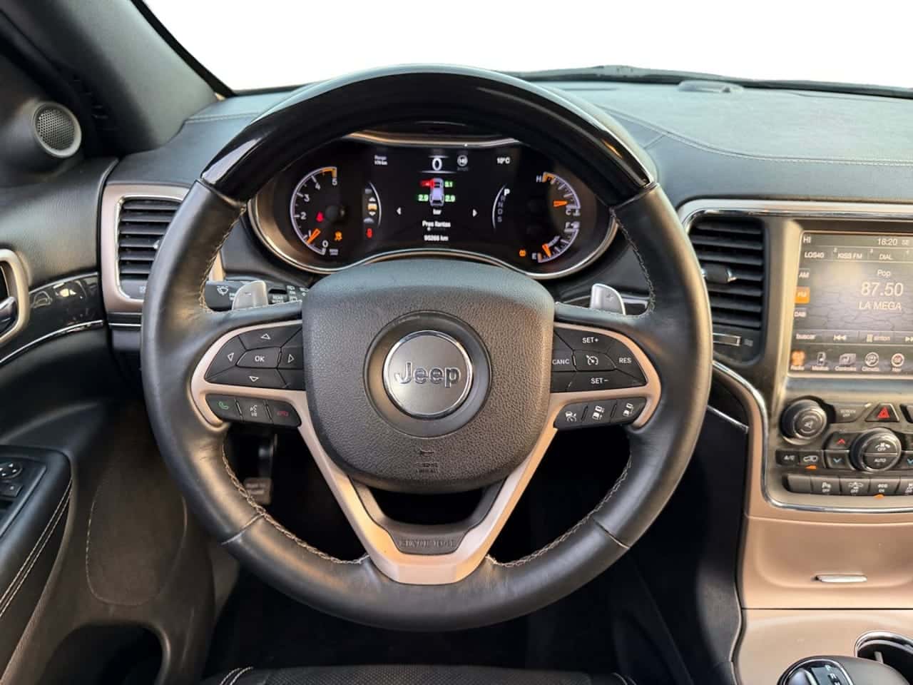 Jeep Grand Cherokee 3.0 V6 Diesel Overland 250 CV — foto 13 de 24