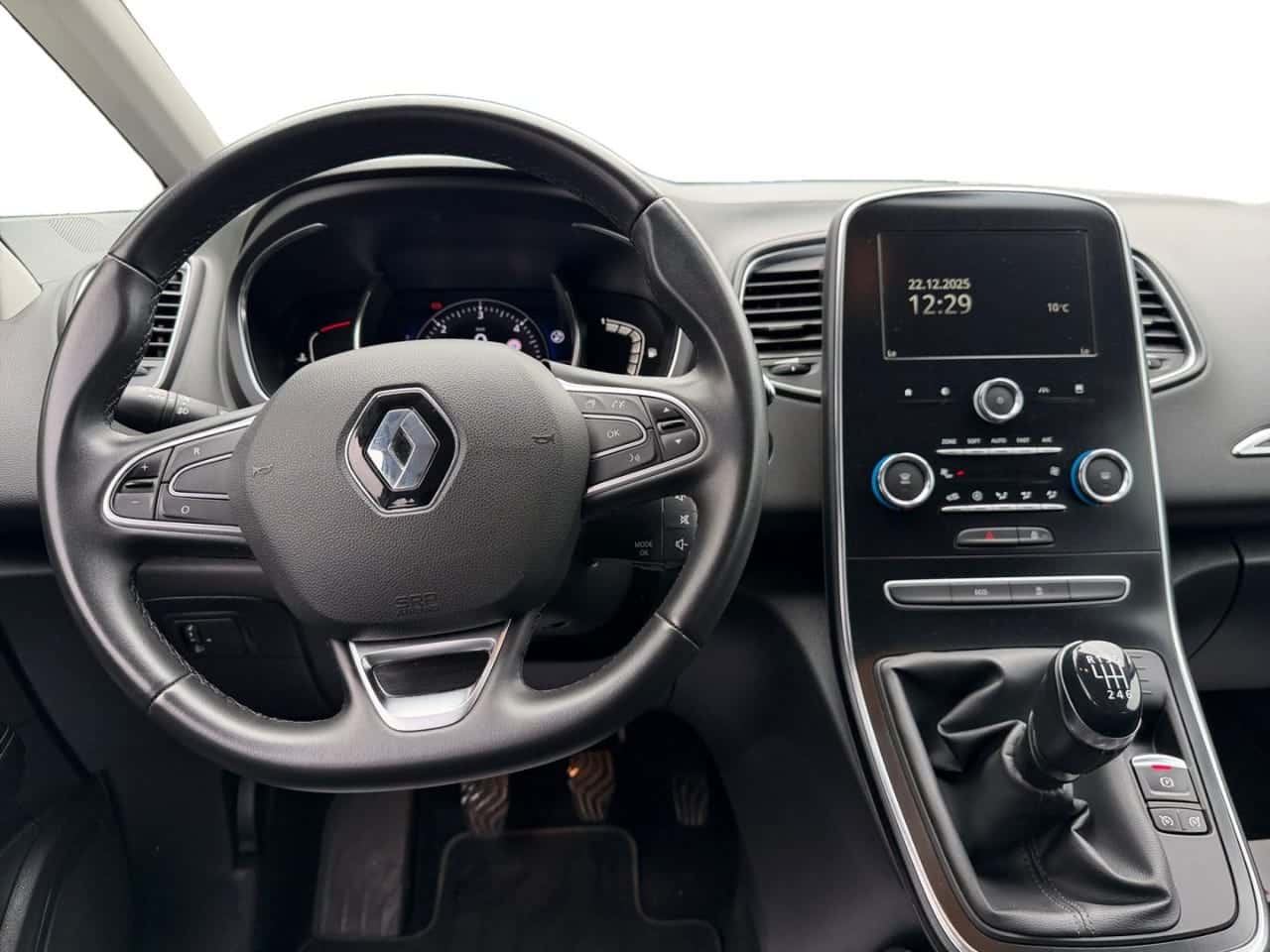 Renault Scénic Limited Blue dCi 88 kW 120 CV — foto 10 de 22