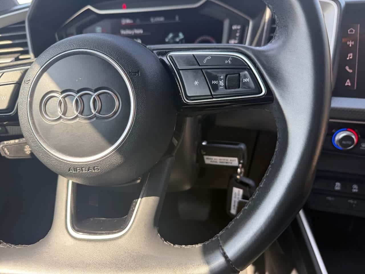 Audi A1 Sportback Adrenalin Black ed 30 TFSI 81 kW — foto 20 de 24