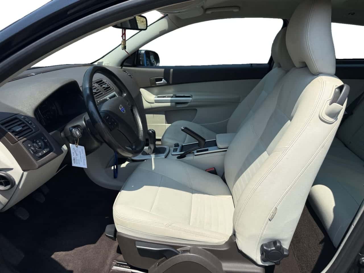 Volvo C30 1.6D DRIVe Kinetic — foto 10 de 22