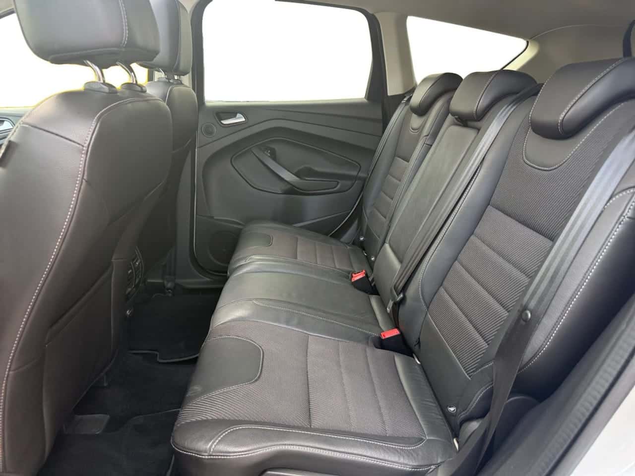 Ford Kuga 2.0 TDCi 140 4x4 Titanium PowerShift — foto 12 de 24