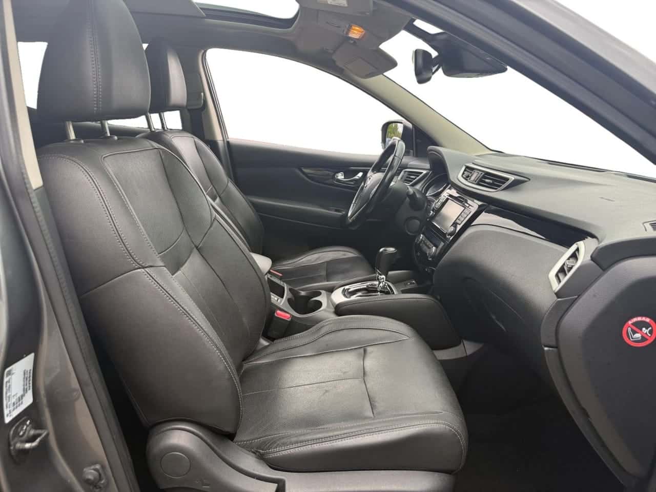 Nissan Qashqai 1.5 dCi SS Tekna 4x2 Piel Negra — foto 17 de 26