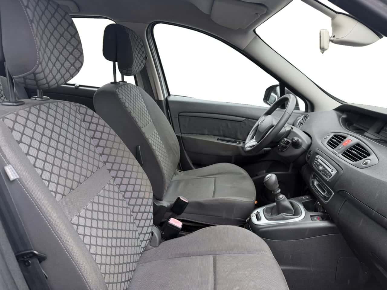 Renault Scénic Dynamique dCi 110 — foto 17 de 22