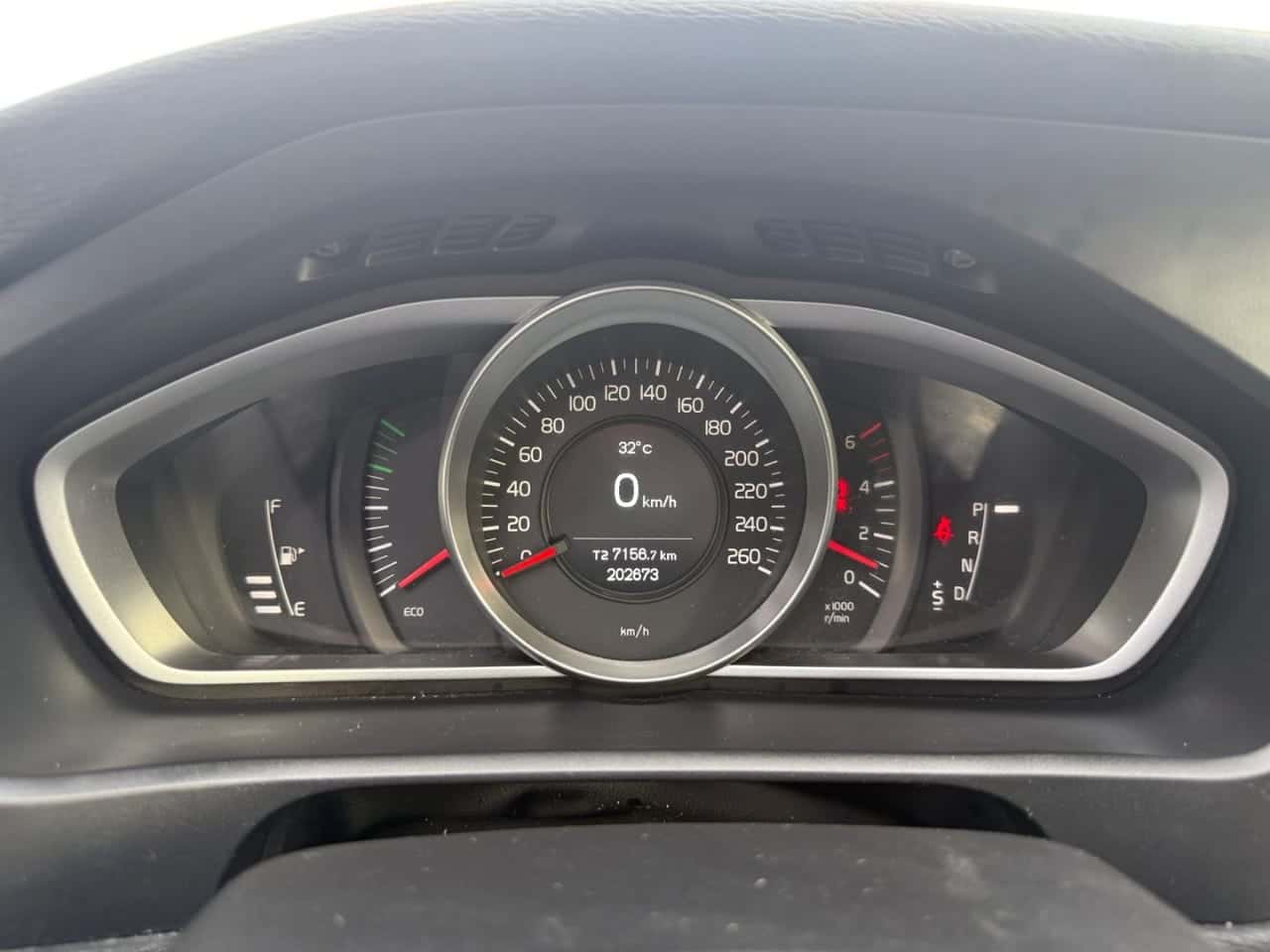 Volvo V40 1.6 D2 Kinetic Auto — foto 14 de 21