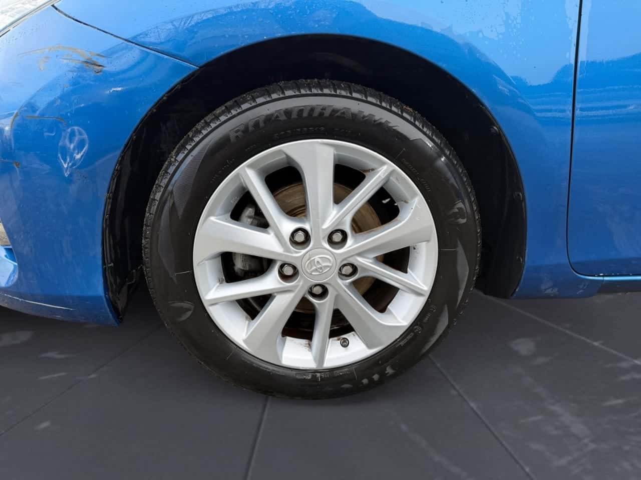 Toyota Auris 1.4 90D Business — foto 7 de 24