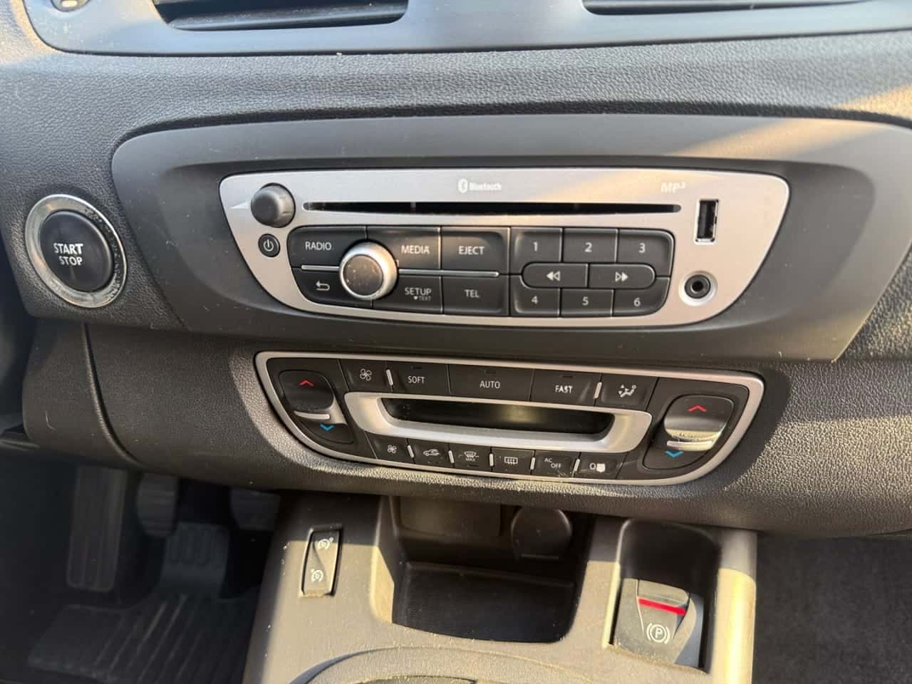 Renault Scénic Limited Energy TCe 115 — foto 20 de 22
