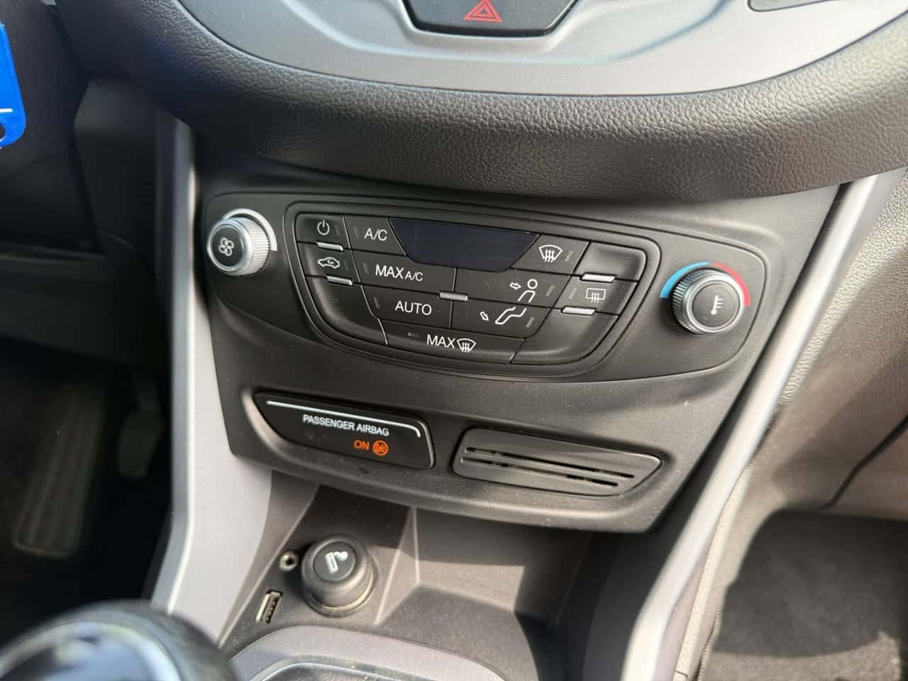 Ford B-Max 1.0 EcoBoost 74 kW 100 CV Trend — foto 22 de 23