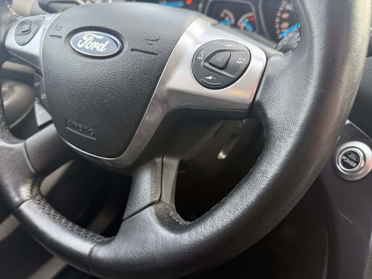 Ford Kuga 2.0 TDCi 140 4x4 Titanium PowerShift — foto 23 de 24
