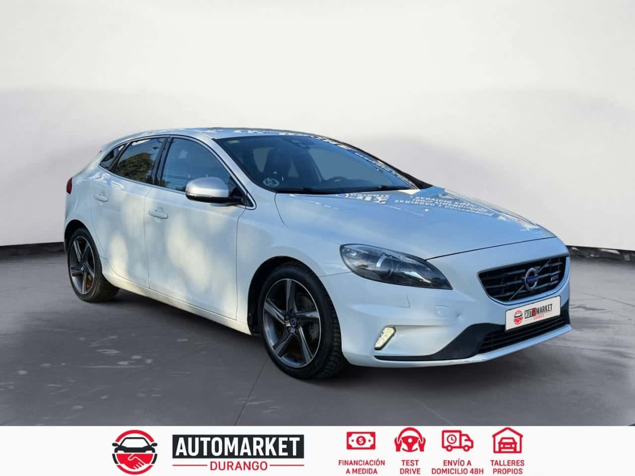 Volvo V40 1.6 D2 RDesign Momentum — foto 7 de 24