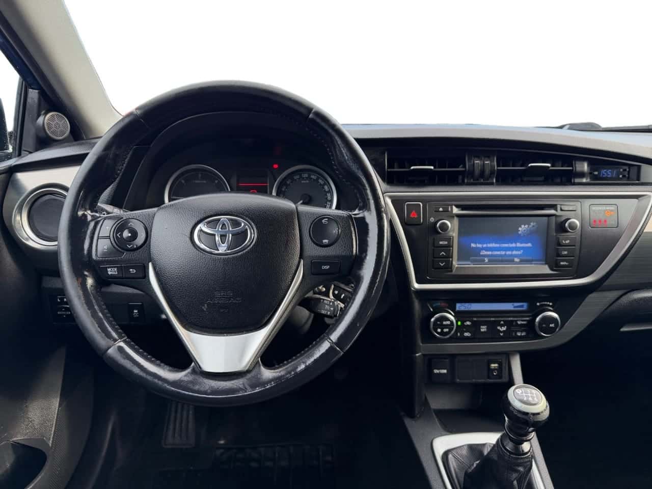 Toyota Auris 1.4 90D Business — foto 10 de 24