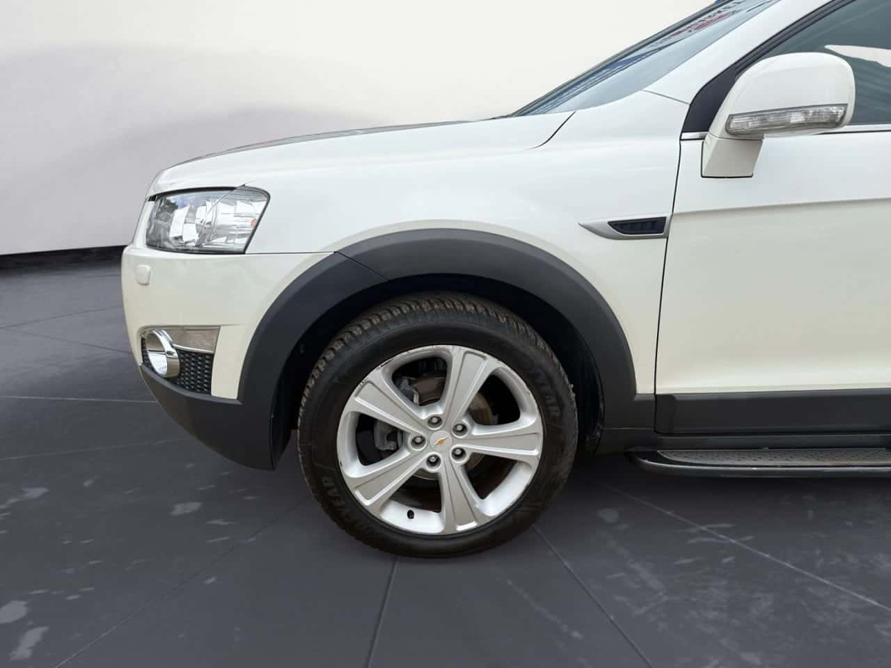 Chevrolet Captiva 2.2 VCDI 16V LTZ 7 Plazas AWD Auto — foto 9 de 18
