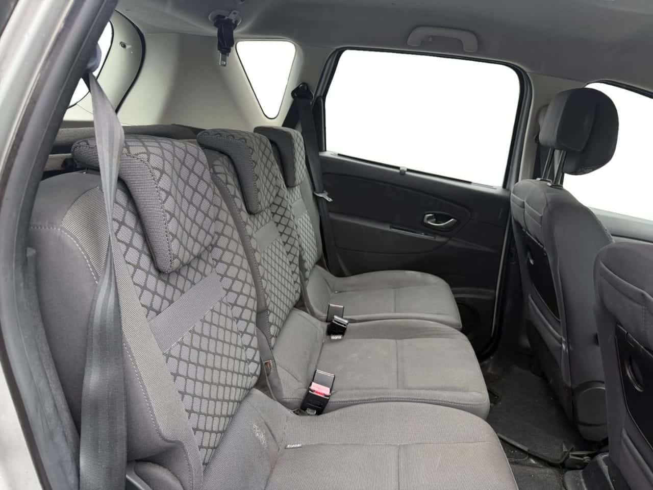 Renault Scénic Dynamique dCi 110 — foto 18 de 22