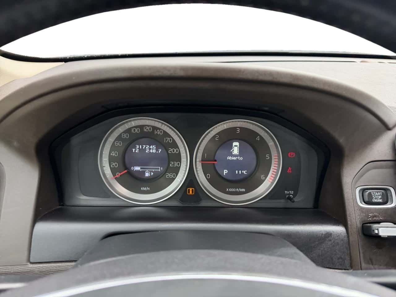 Volvo XC60 2.0 D3 Momentum — foto 14 de 27