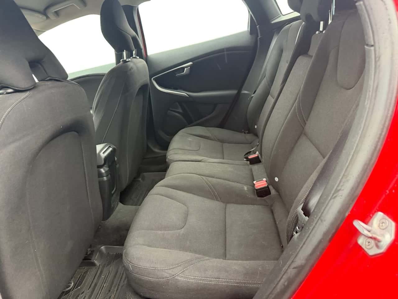 Volvo V40 Cross Country 2.0 D2 Cross Country — foto 16 de 25