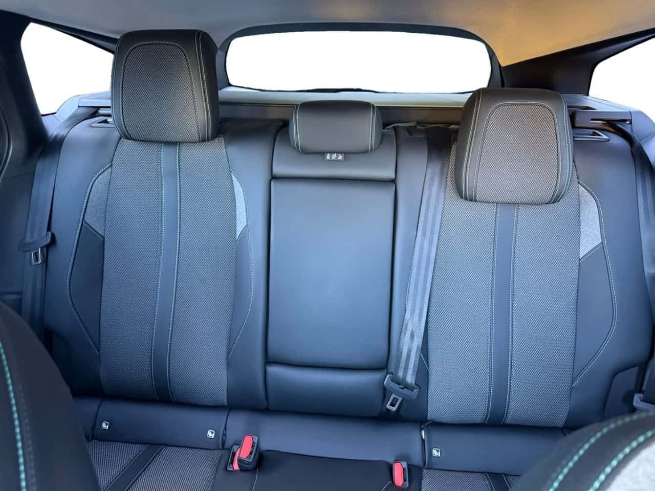Peugeot 308 SW Allure BlueHDi 130 SS EAT8 — foto 16 de 24
