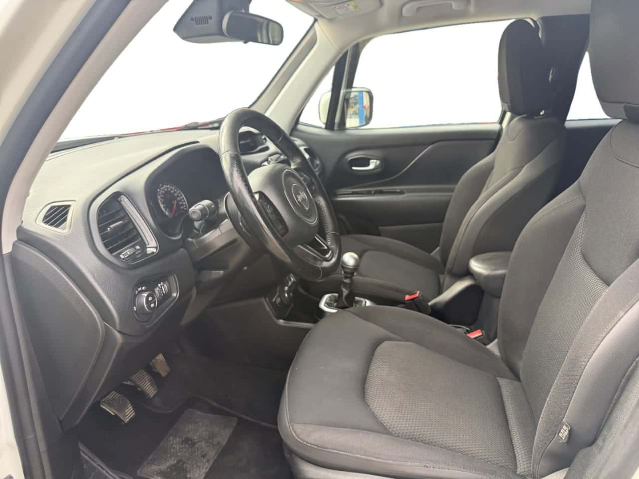 Jeep Renegade 2.0 Mjet 103 kW 140 CV Night Eagle 4x4 — foto 10 de 27