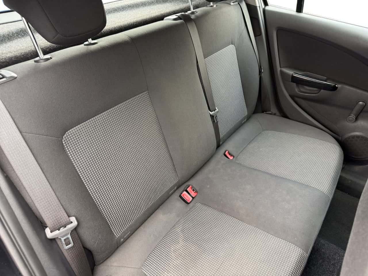 Opel Corsa Cosmo 1.2 — foto 18 de 22