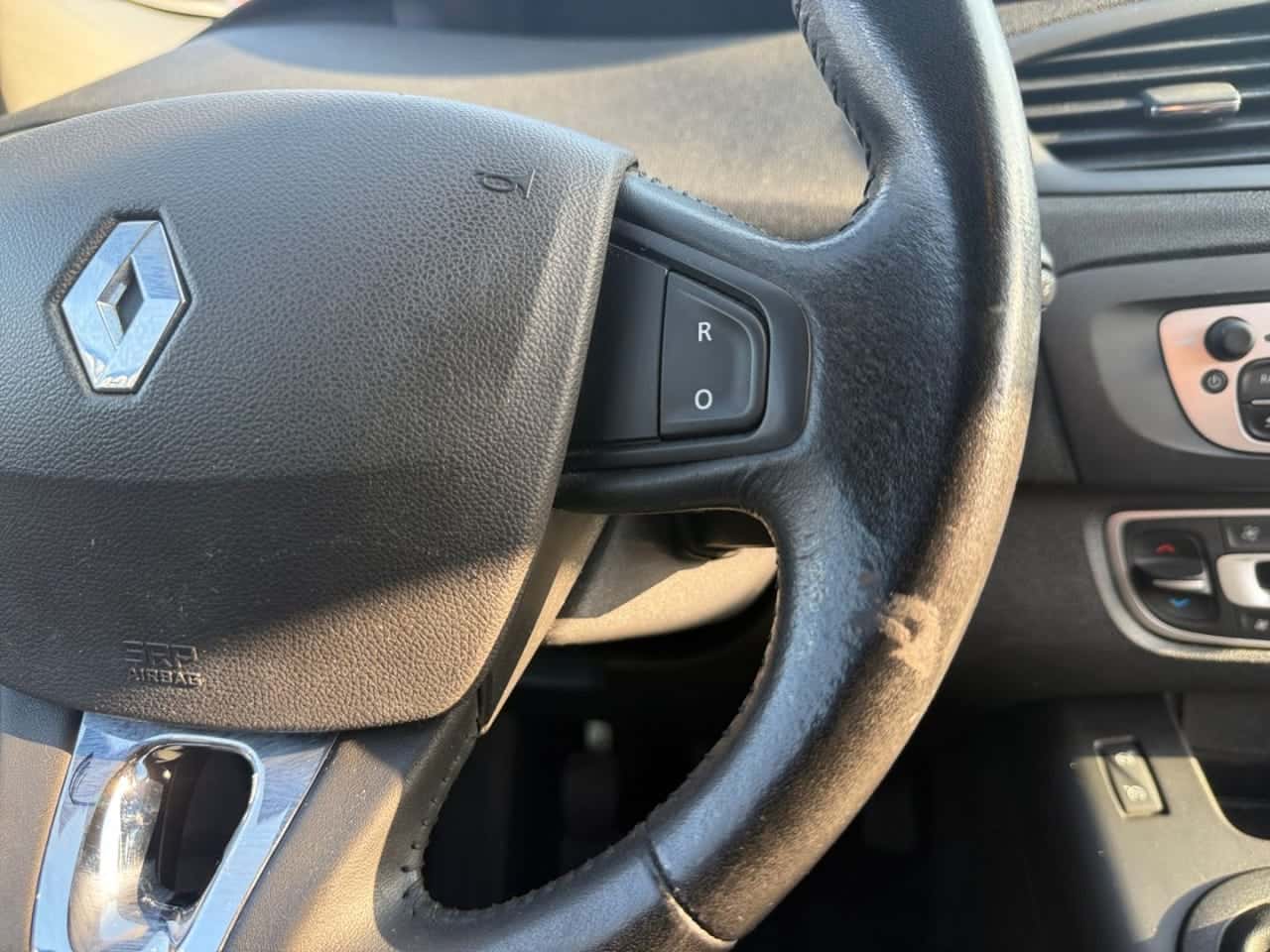 Renault Scénic Limited Energy TCe 115 — foto 21 de 22