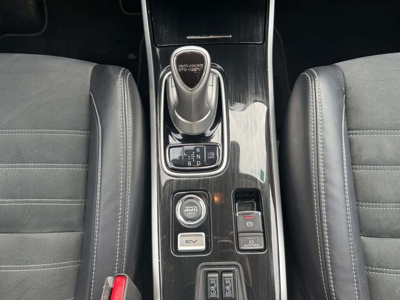 Mitsubishi Outlander 2.4 PHEV Kaiteki Auto 4WD — foto 15 de 29