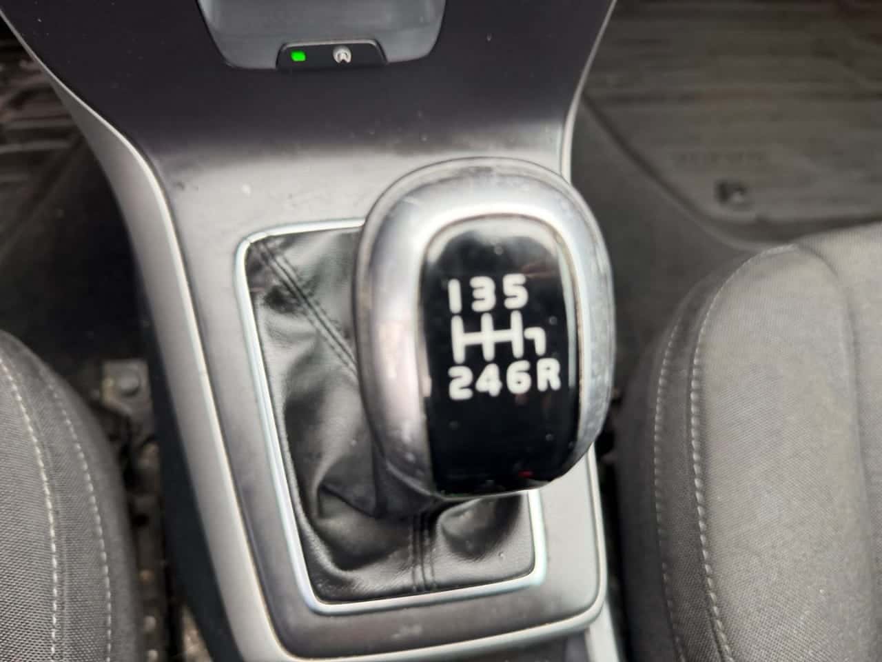 Volvo V40 Cross Country 2.0 D2 Cross Country — foto 22 de 25