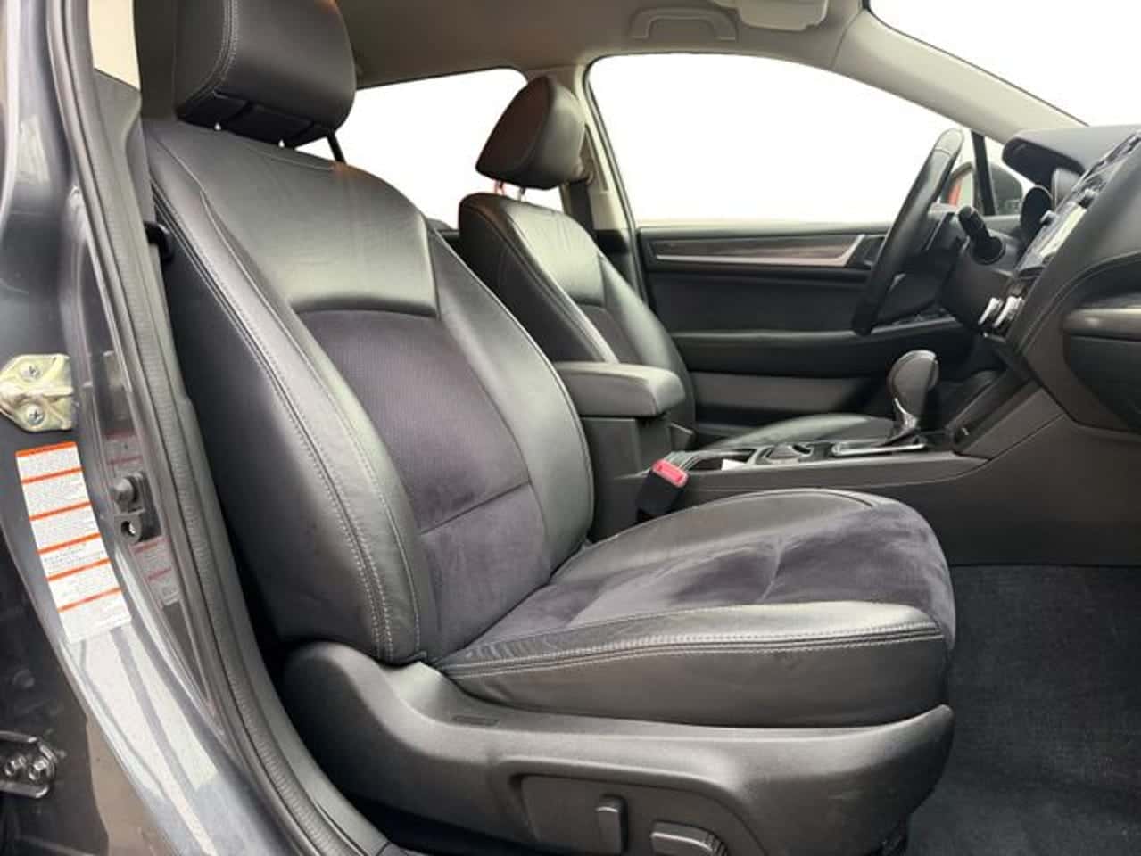 Subaru Outback 2.5i Executive Plus S CVT Lineartr. AWD — foto 19 de 24