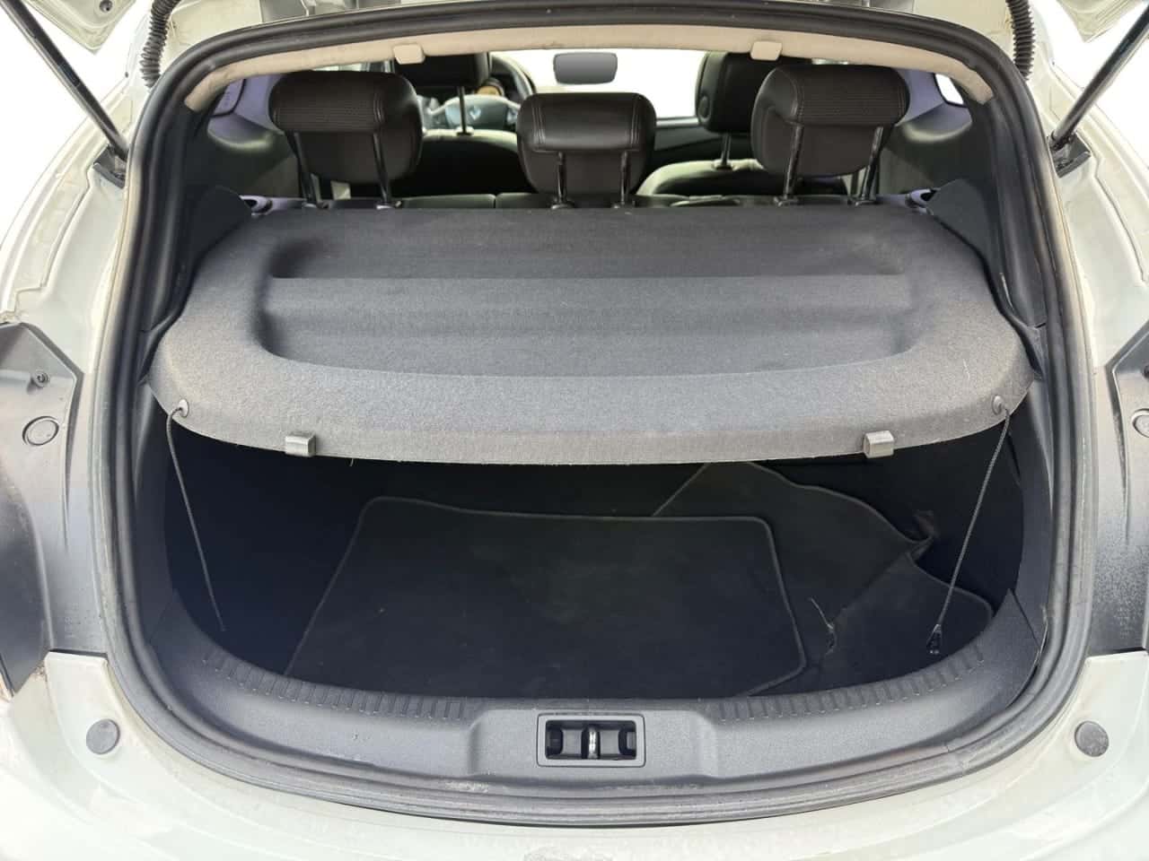 Renault Mégane Privilege 1.9 dCi 130 CV eco2 — foto 18 de 19