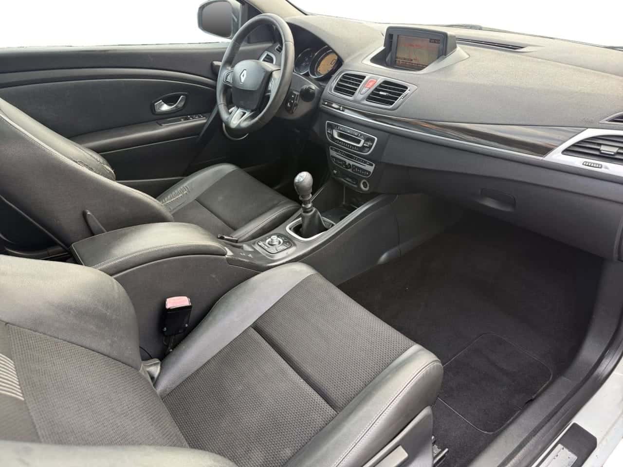 Renault Mégane Privilege 1.9 dCi 130 CV eco2 — foto 19 de 19