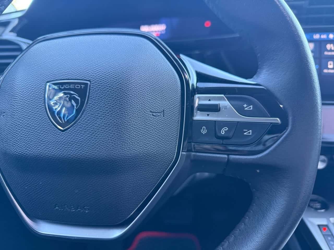 Peugeot 308 SW Allure BlueHDi 130 SS EAT8 — foto 21 de 24