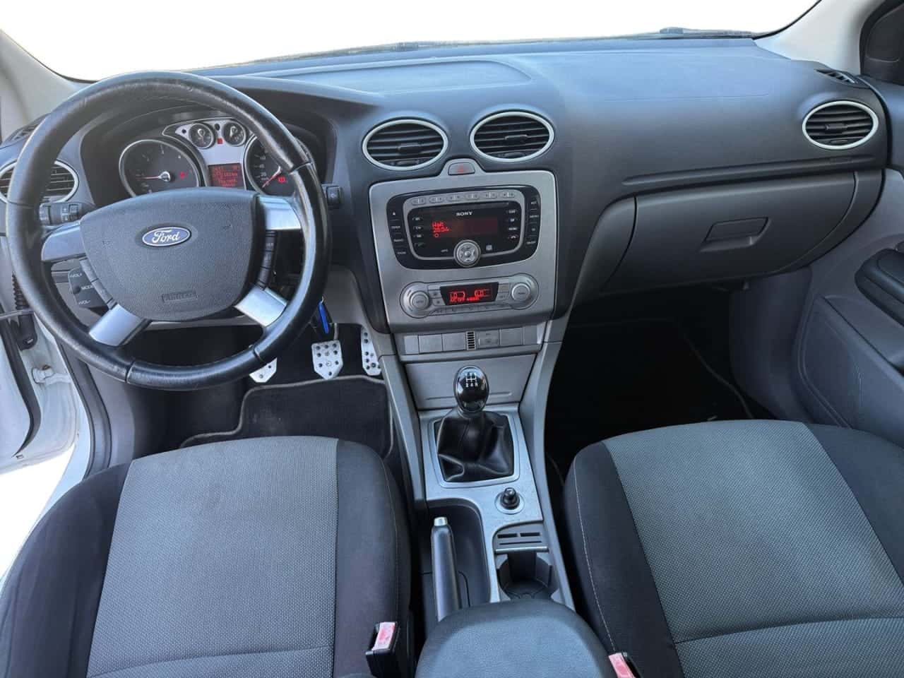 Ford Focus 1.8 TDCi Trend — foto 12 de 21