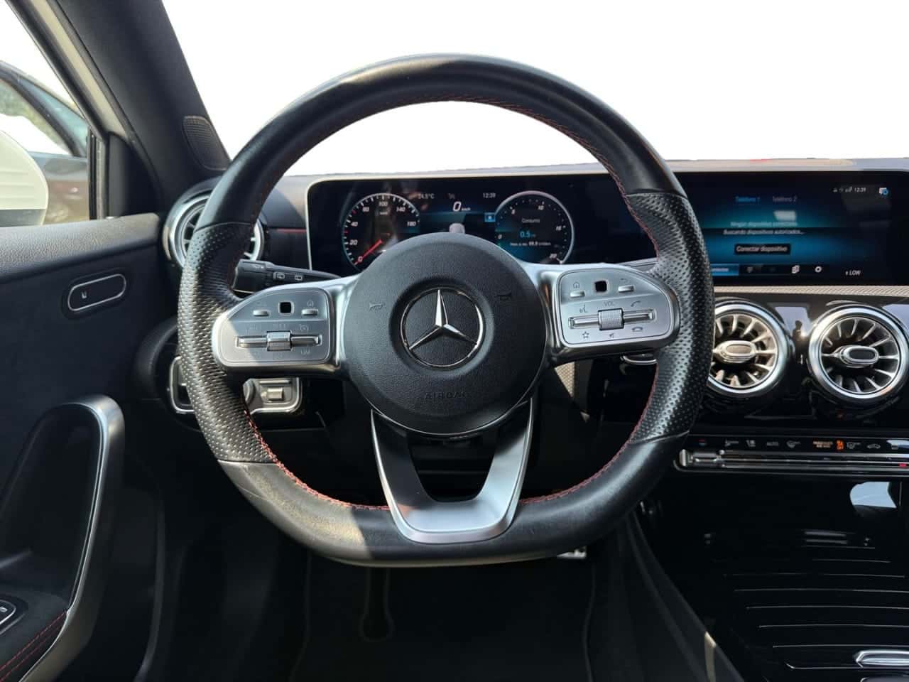 Mercedes-Benz Clase A A 180 d — foto 13 de 25