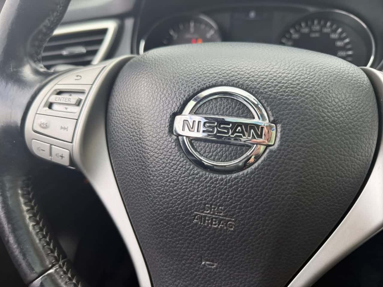 Nissan Qashqai 1.5 dCi SS Tekna 4x2 Piel Negra — foto 22 de 26